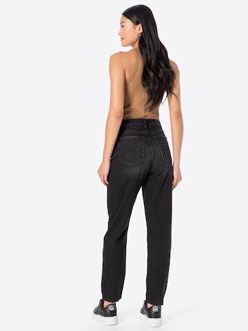 QS Tapered Jeans in Schwarz