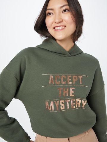 Sweat-shirt 'Cheyenne' ABOUT YOU en vert