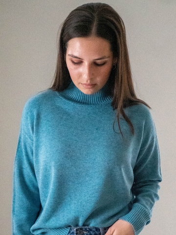 WEARABLE STORIES Pullover 'Riske' in Blau