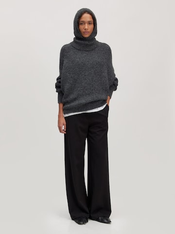 EDITED Pullover 'Beth' i grå