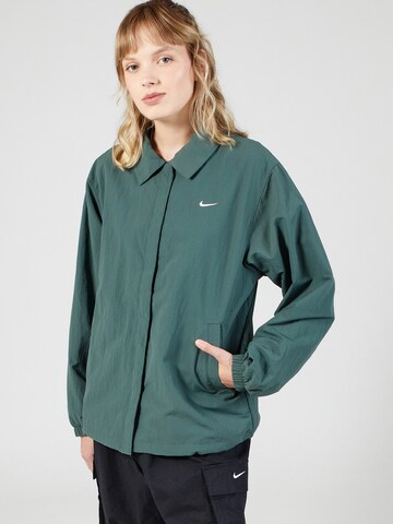 Nike Sportswear Between-season jacket 'Essential' in Green