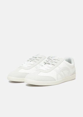 Baskets basses s.Oliver en blanc