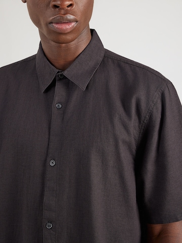 Fit confort Chemise HOLLISTER en noir