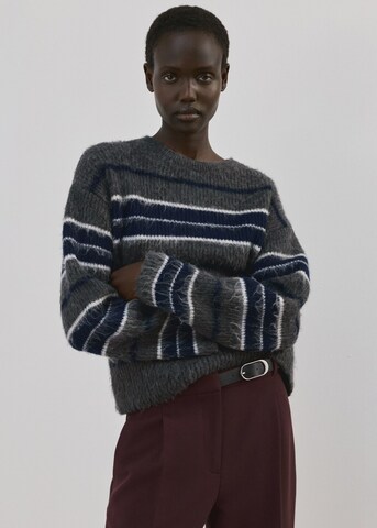 MANGO Wide leg Pleat-Front Pants 'Cinta' in Red