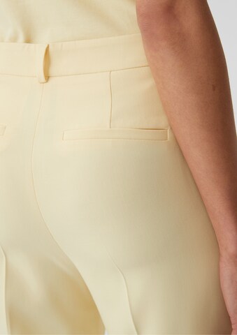 COMMA Regular Pleat-Front Pants in Yellow