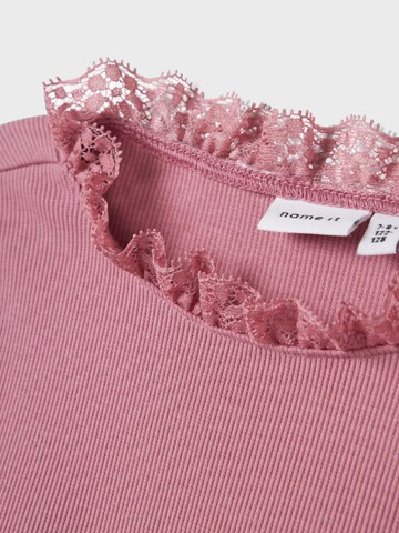 T-Shirt NAME IT en rose