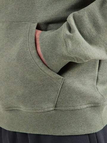 Lyle & Scott Sweatshirt 'Tri Marl' in Green