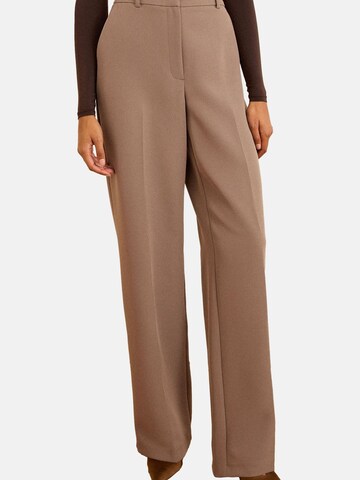 love & roses Wide leg Pleated Pants in Brown: front