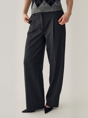 regular Pantaloni ' N-Mahala ' di Noella in grigio: frontale