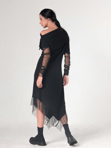 Metamorphoza Kleid in Schwarz