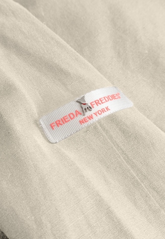 Frieda & Freddies NY Between-Season Jacket in Beige