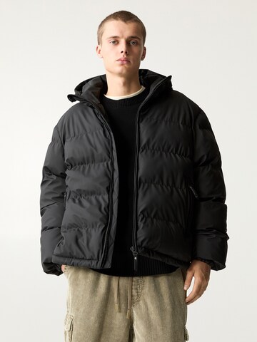 Pull&Bear Winterjas in Zwart: voorkant