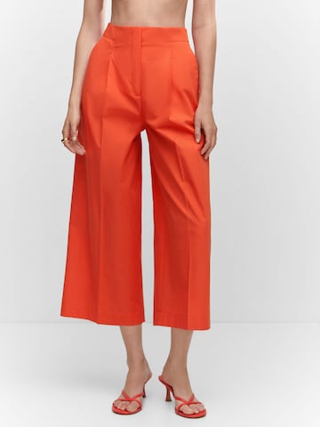 Wide Leg Pantalon à plis 'Pope' MANGO en orange : devant