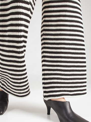 ICHI - regular Pantalón 'ICHLorianna' en negro