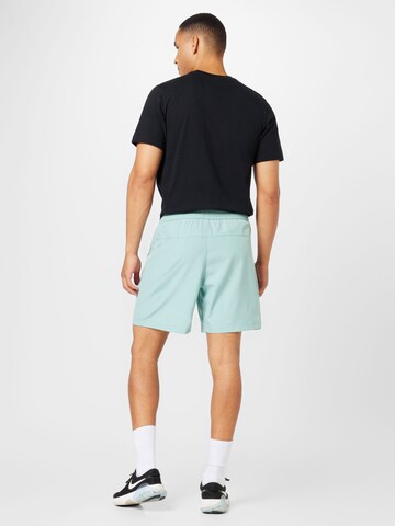 NIKE Regular Sportshorts 'M NK DF FORM 7IN SHORT' in Blau