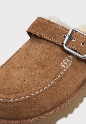 UGG Pantofle 'Goldenstar Evelina' – hnědá