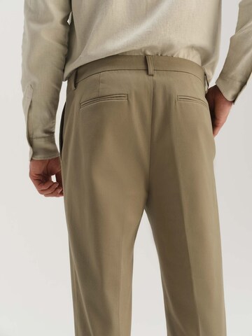 TRAPP - regular Pantalón plisado en beige