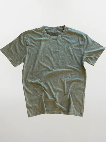 A Question Of (AQO) Shirt 'Ozzy Tee Acid' in Groen: voorkant