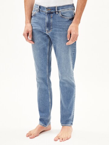 ARMEDANGELS Slimfit Jeans 'IAAN' in Blauw