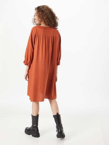 Robe 'Maaren' ARMEDANGELS en marron