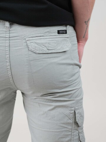 Regular Pantalon Deeluxe en gris