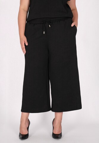 NAEMI Wide leg Broek in Zwart: voorkant