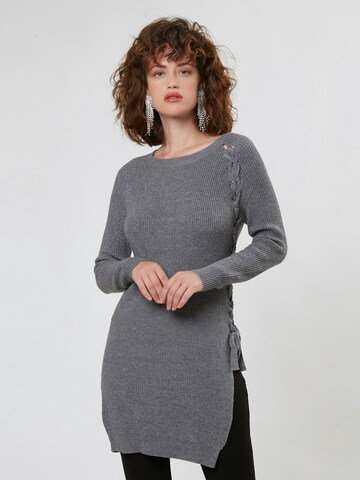 Influencer Sweater 'Tie Up' in Grey: front