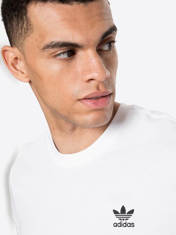 ADIDAS ORIGINALS - Camisa 'Adicolor Essentials Trefoil' em branco