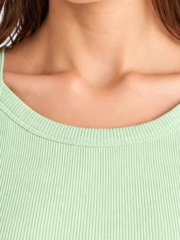 Haut 'Tanktops & Camis' Ethiquet en vert