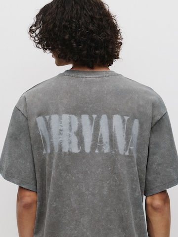 Pull&BearMajica 'NIRVANA SMILEY' - siva boja
