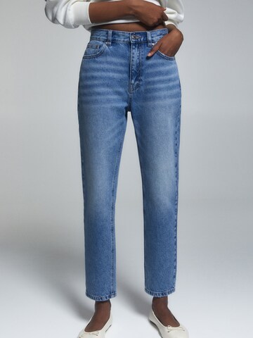 Pull&Bear Loosefit Jeans i blå