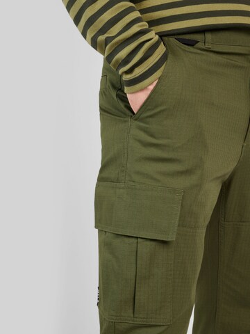 Regular Pantalon cargo 'RAJESH' MELAWEAR en vert