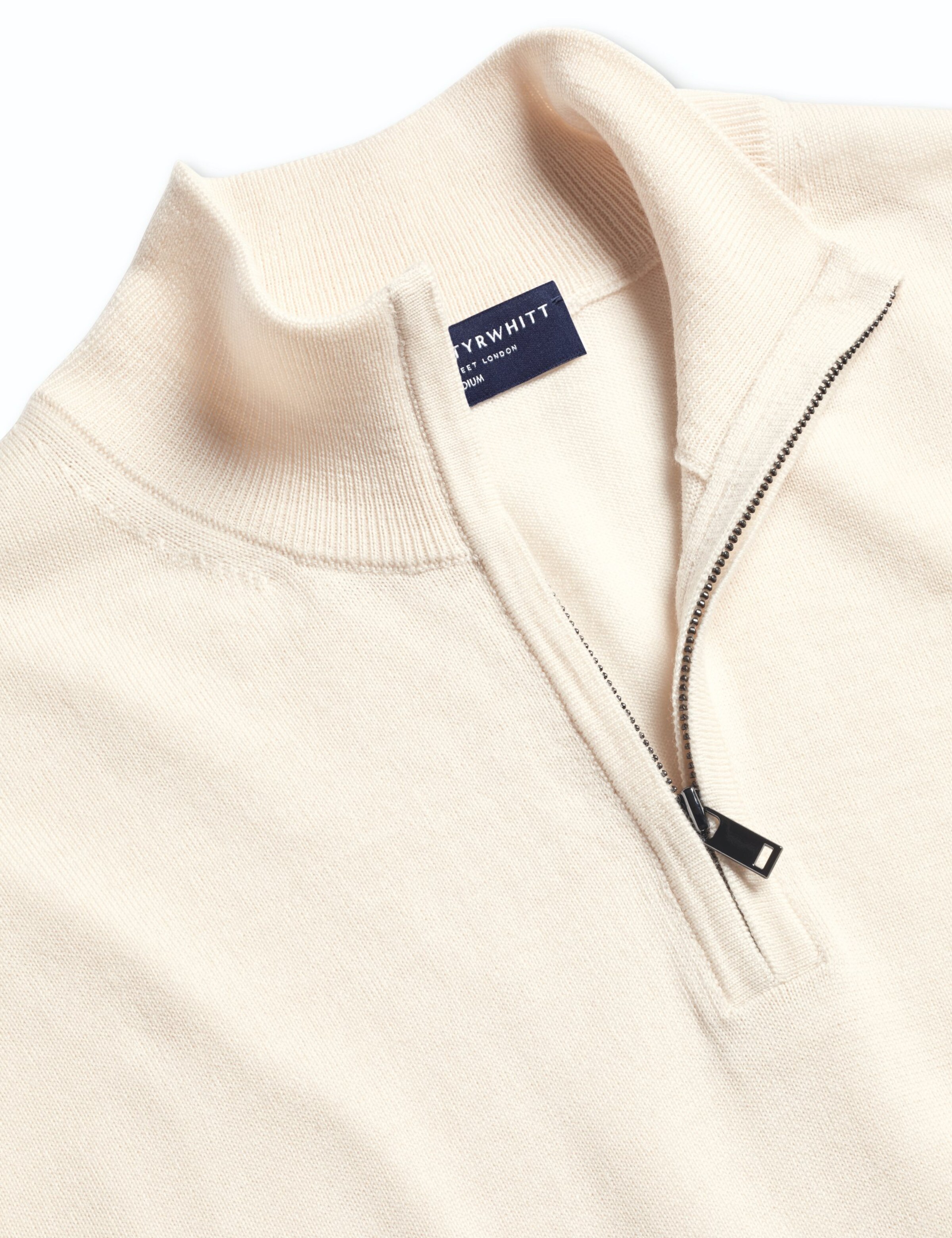 Charles Tyrwhitt Sweater in Beige: front