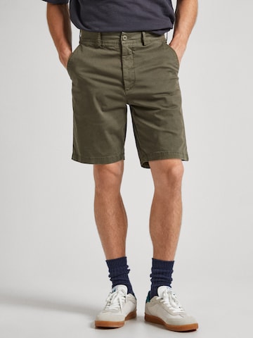 Pepe Jeans Regular Chino Pants in Green: front