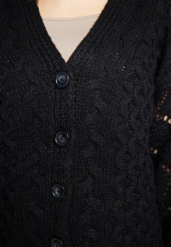 Geacă tricotată 'Lurea' de la Usha pe negru