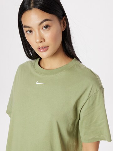 T-shirt Nike Sportswear en vert