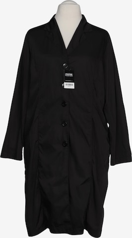 Zeitlos By Luana Mantel 4XL in Schwarz: Vorderseite