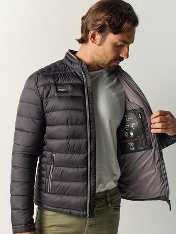KOROSHI - Chaqueta de entretiempo en negro