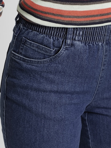 bonprix Tapered Jeans in Blau