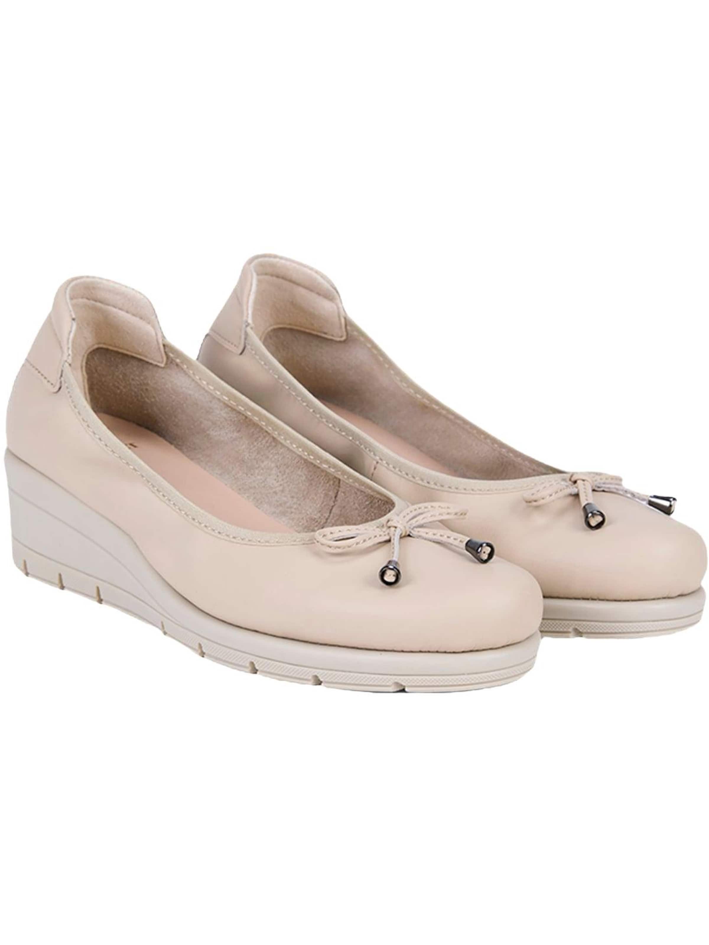 Desa Ballet Flats in Beige