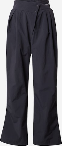 Loosefit Pantaloni con pieghe di Nike Sportswear in nero: frontale