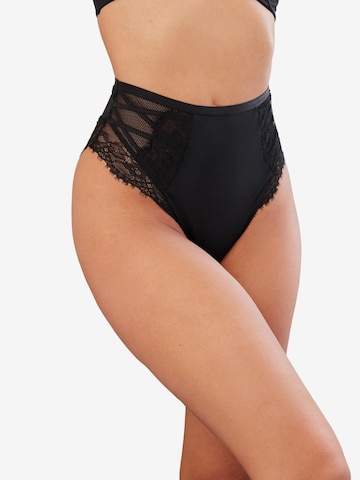 Lipsy Slip in Black: front
