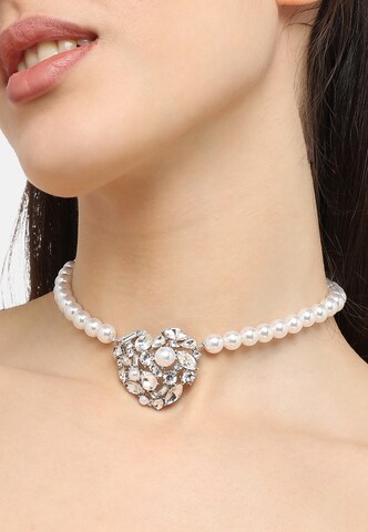 SOHI Halsband ' Kerri ' i vit: framsida
