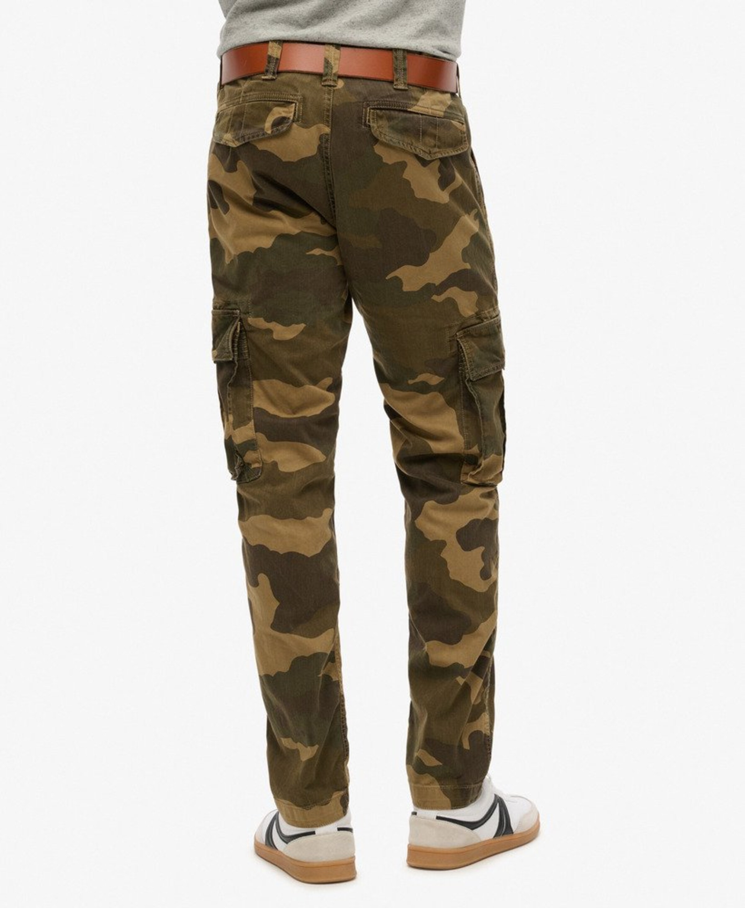 Superdry Regular Cargo Pants in Green: front
