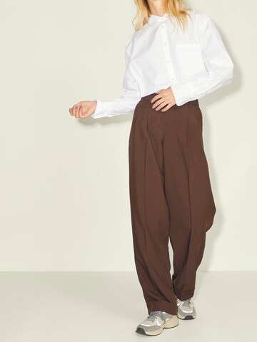 JJXX Loose fit Pleated Pants 'Mary' in Brown