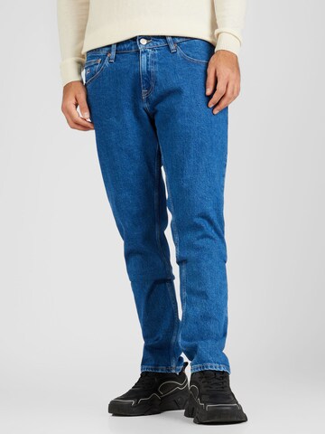 Tommy Jeans Slimfit Jeans 'Skanton' in Blauw: voorkant