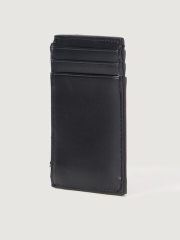 Calvin Klein Case 'PLAQUE' in Black