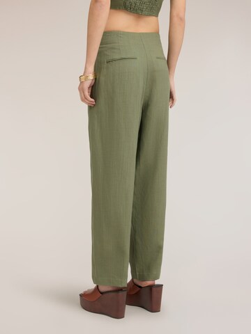 MOTIVI - regular Pantalón en verde