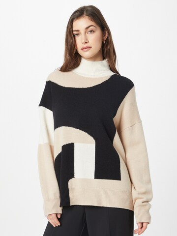 Calvin Klein Sweater in White: front