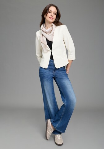 LAURA SCOTT Blazer in White